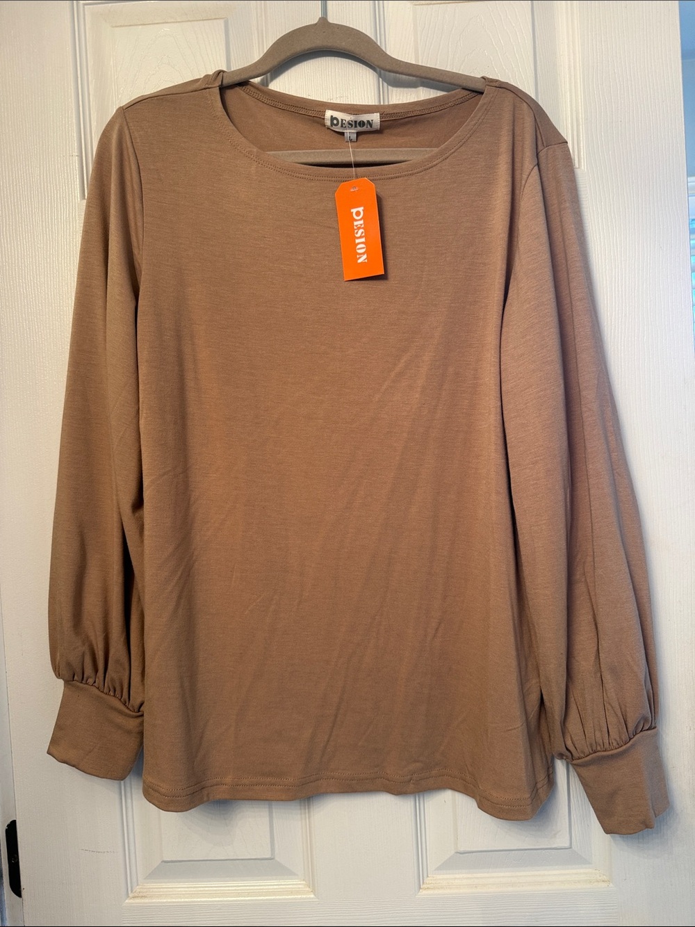 Women's Long Sleeve Crewneck Top in Taupe